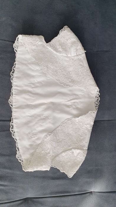 Bolerko ślubne z koronką