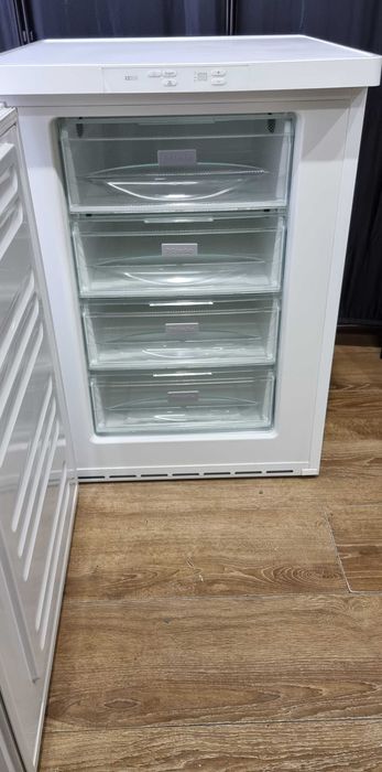 Niska zamrażarka szufladowa, wolnostojąca Miele 12020S, 4 szuflady