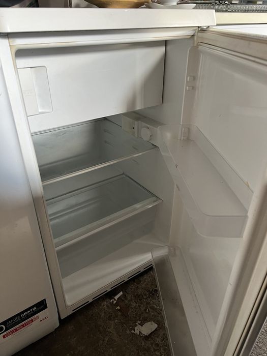 Холодильник малий 80 см