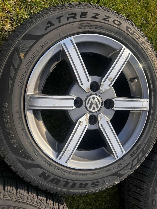 Sprzedam komplet kół VW UP 14” – alufelgi + opony wielosezonowe 2024r.