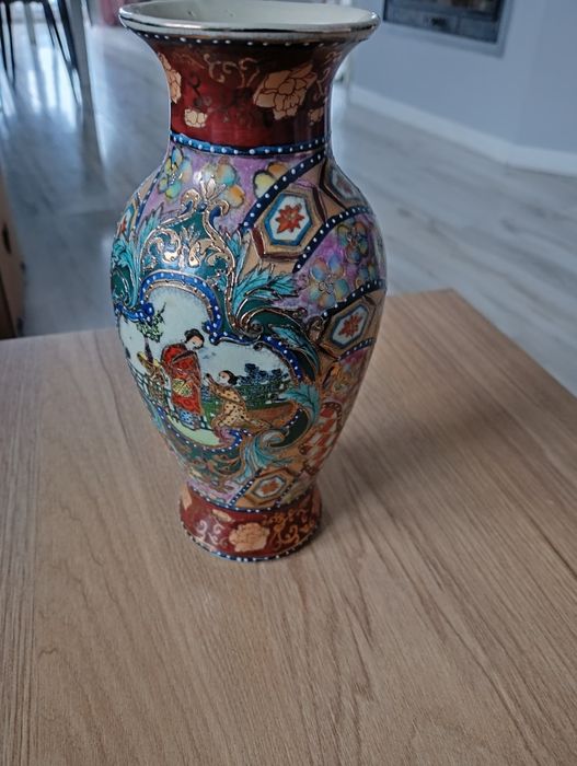 Chiński wazon porcelanowy