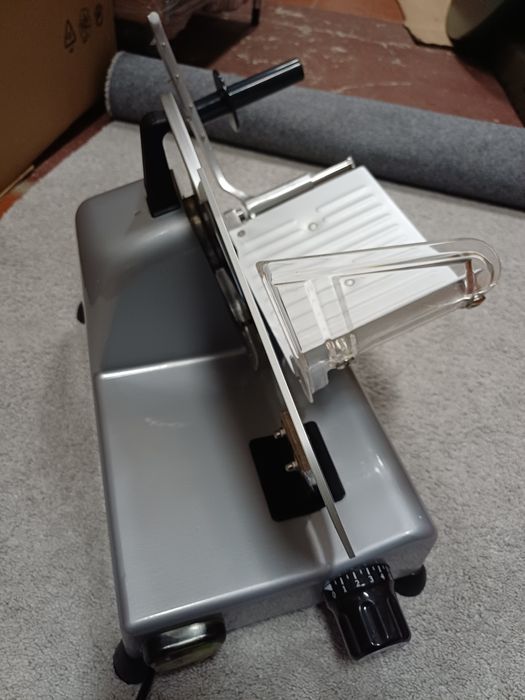 Fatiadora Profissional METRO Professional – Lâmina 190 mm