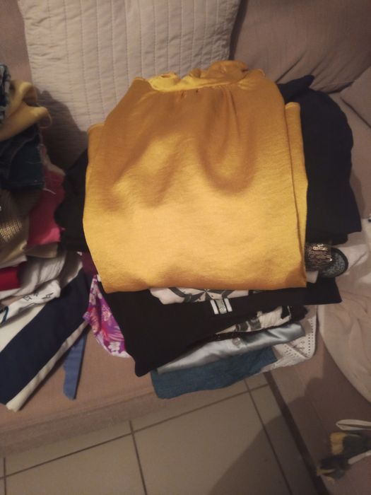 Vendo Lote de roupa variada