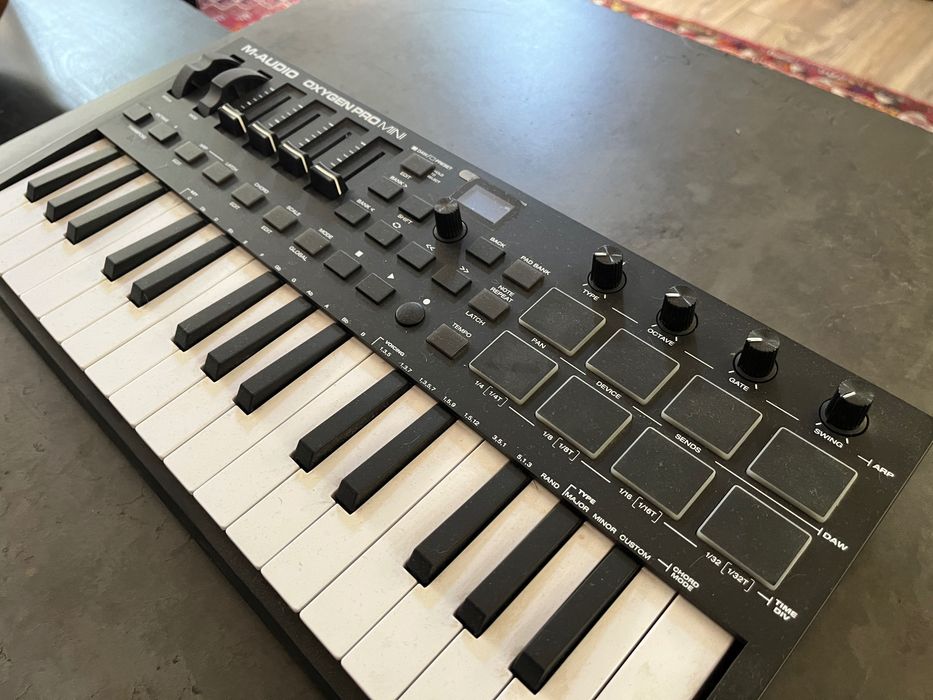 Oxygen Pro Mini Midi Keyboard