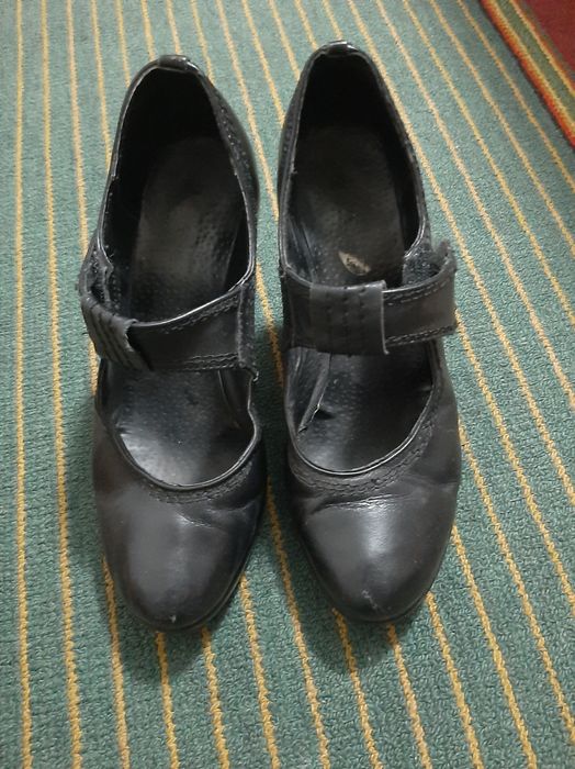 Продам женскую обувь