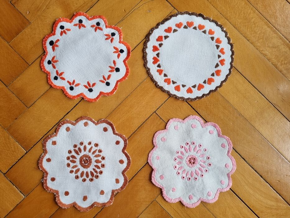 Serwetki wykonane haftem richelieu