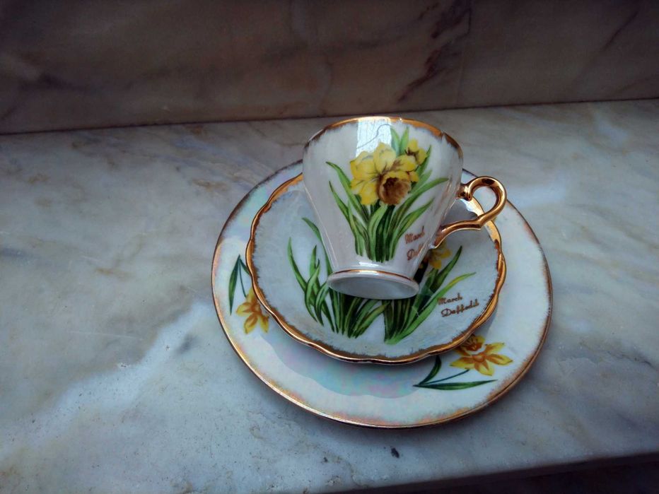 Chávena de chá, pires e prato bolo, porcelana japonesa Ucagco (1950)