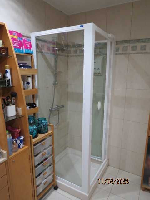 Cabine de duche 80x80, lacada a branco.