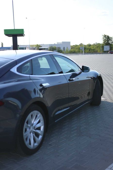 Tesla Model S 2018 VIN 5YJSA1E24JF249605 фото оголошення 7 з 22
