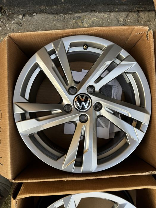 Felgi 17 cali VW T-roc 2GA Golf 6 7 8 oryginał jak NOWA