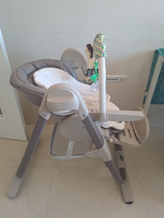 Esperguiçadeira e cadeira de papa chico