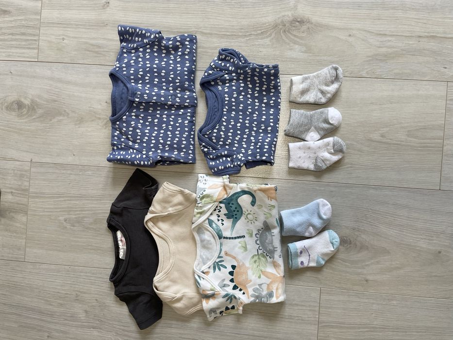 Paka ubrań 56/62 dla chłopca body, pajac, skarpetki
