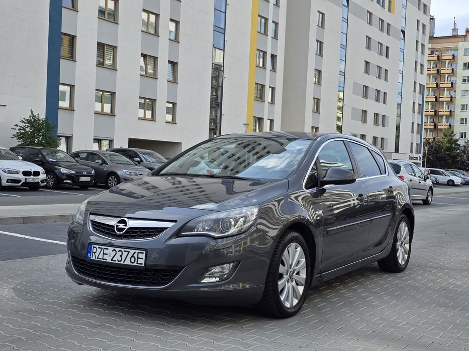 Opel Astra J 1.7 CDTI Cosmo - OPC Line - Xenon - Navi - Zadbana