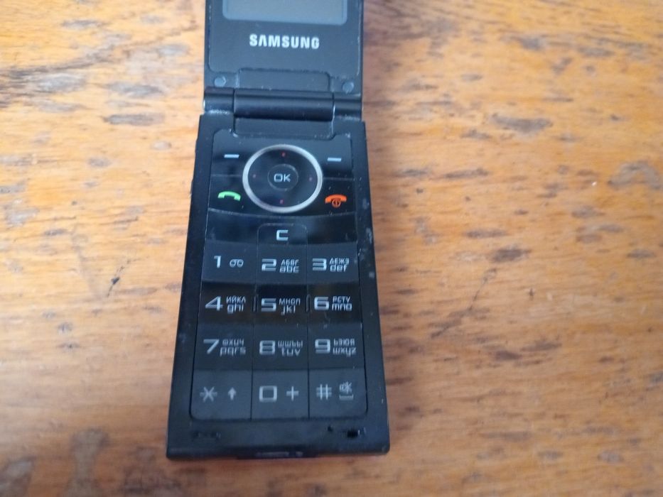 Мобильный телефон на запчасти Samsung