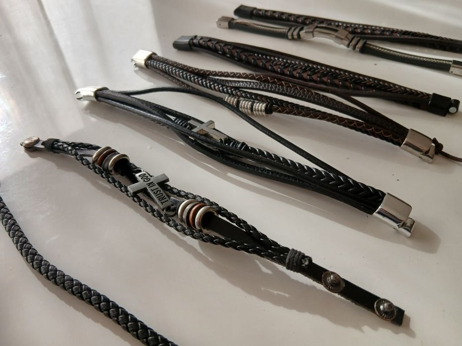 Conj. de 12 pulseiras de Homem