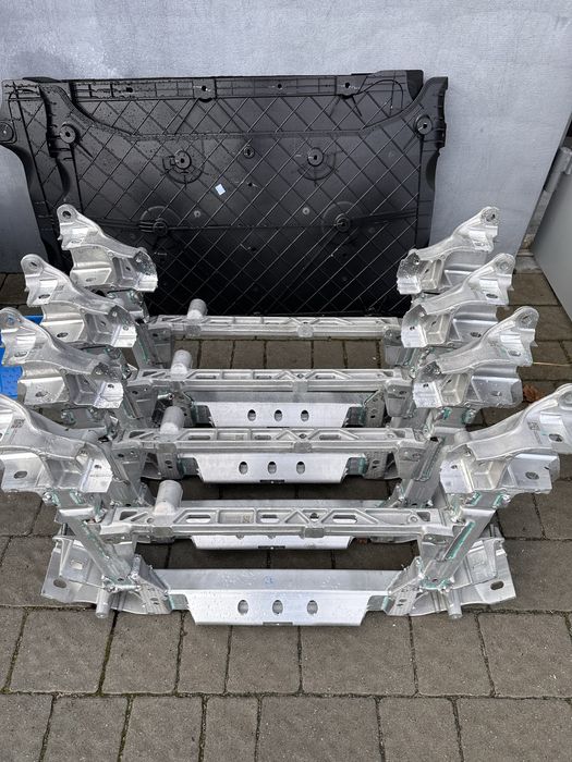 Tesla model S X Plaid підрамник передній 2021+ запчастини