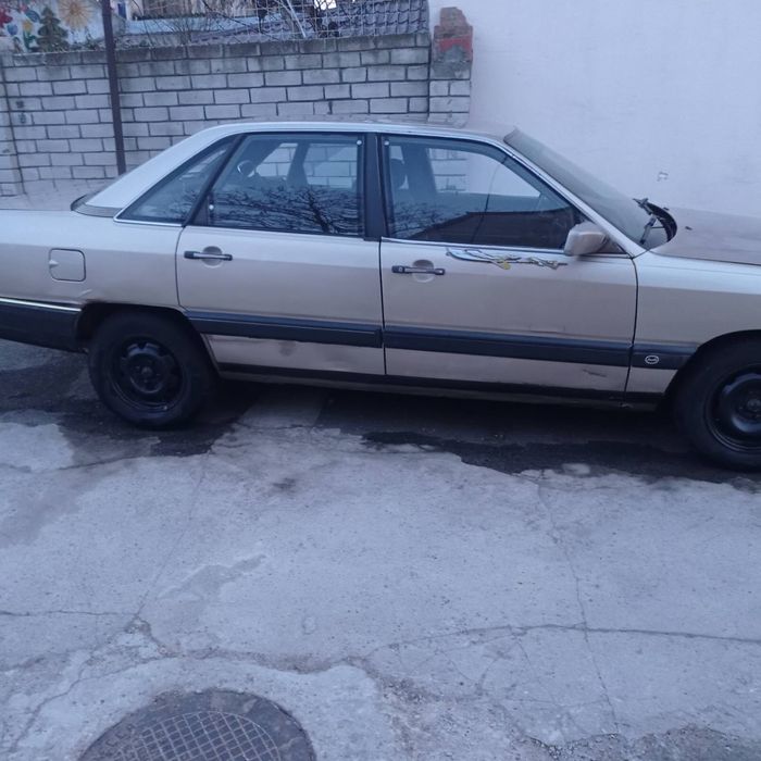 Продам Audi 100