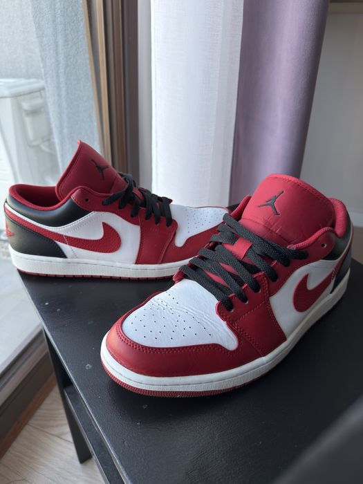 Nike Jordan 1 Low "Bulls" sneakers