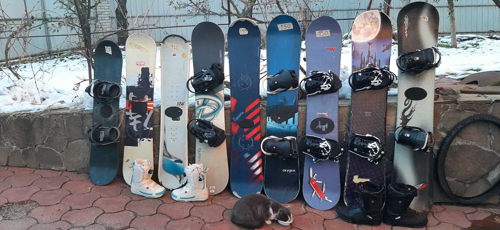 Продам сноуборди уживані недорого.