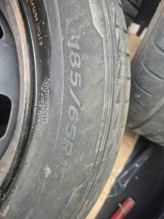 Pneus 185/65r15 em bom estado com jantes 4x108