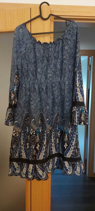 Vários vestidos como novos