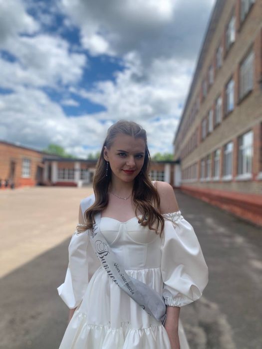 Жіноча корсетна сукня