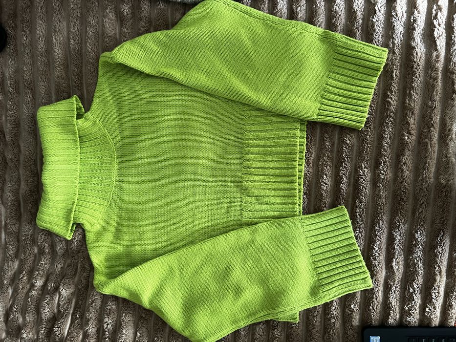 Светр укорочений