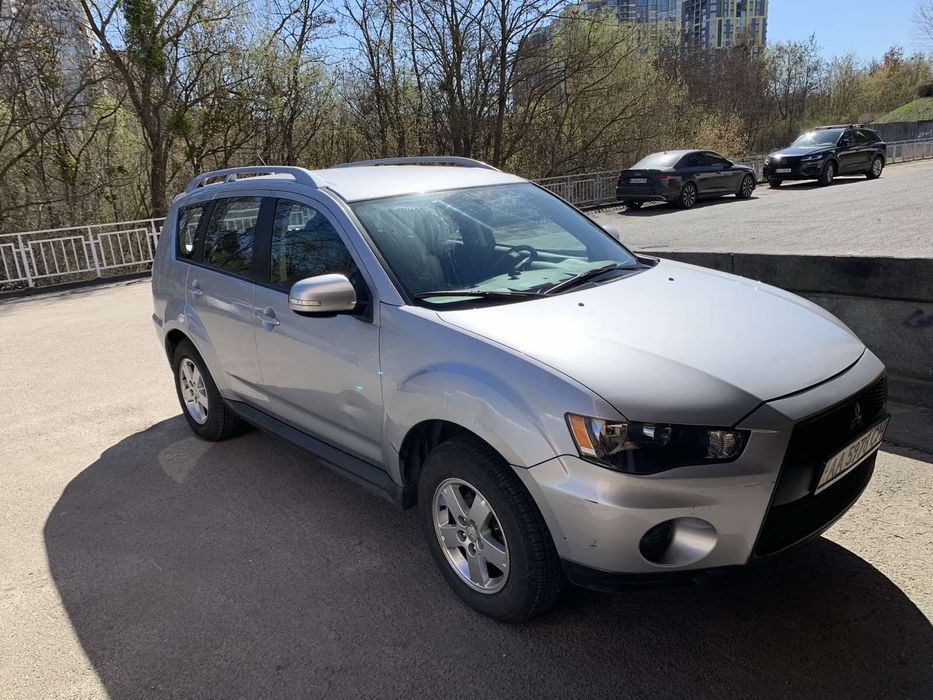 Продам Mitsubishi Outlander 2010 рік