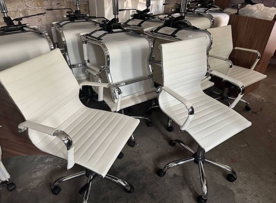 ПРОДАЄМО СКЛАД МЕБЛІВ, стільці, крісла, комоди,тумби,шафи,стелажі,