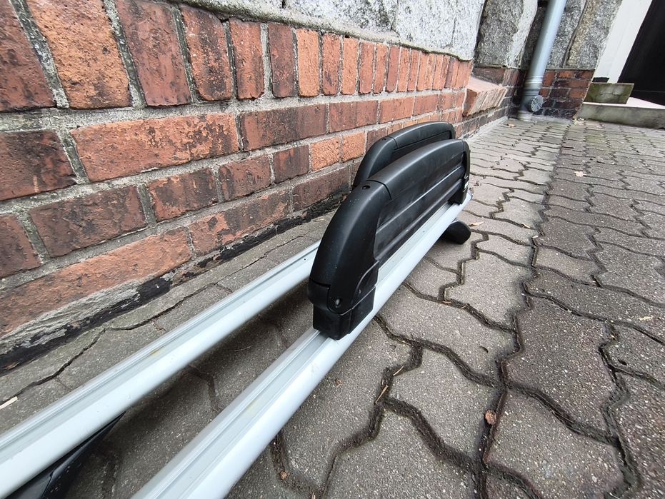 Bagażnik uchwyt na narty THULE na 8 nart