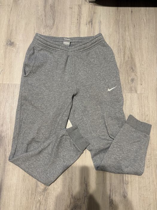 Sprzedam spodnie dresowe Nike – rozmiar S