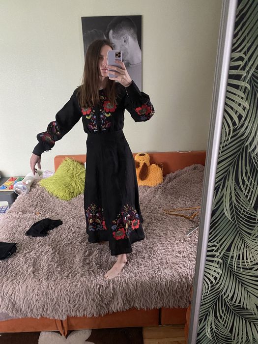 Сукня лляна з вишивкою