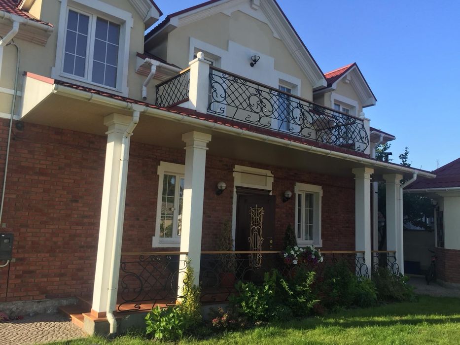 Продажа.Стильный дом в центре города.