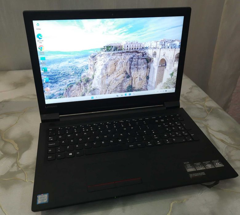Ноутбук Lenovo V110-15IKB | i5-7200U | 8GB DDR4 | SSD 128GB | Обслужений | З Європи