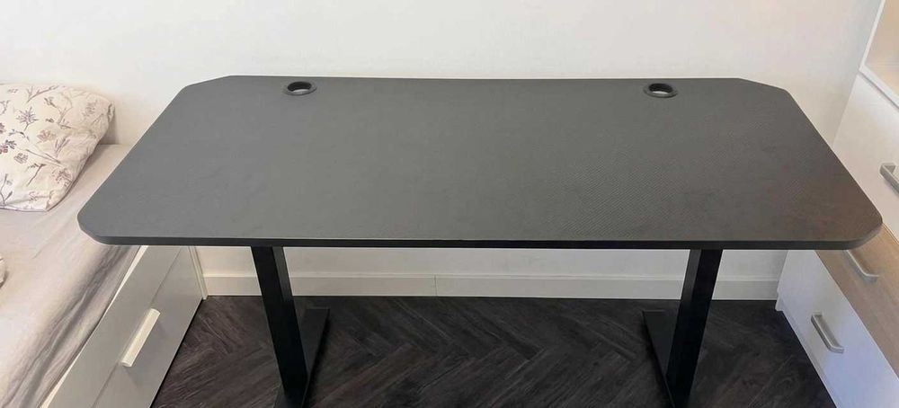 Biurko gamingowe 140x60x75