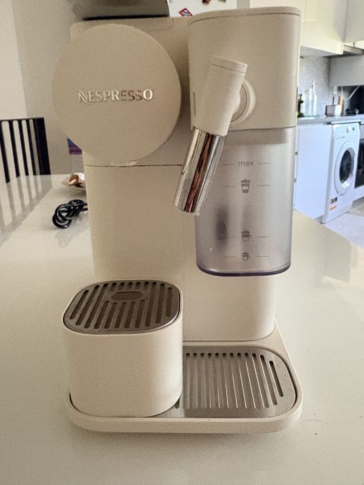Nespresso De’Longhi Lattissima One