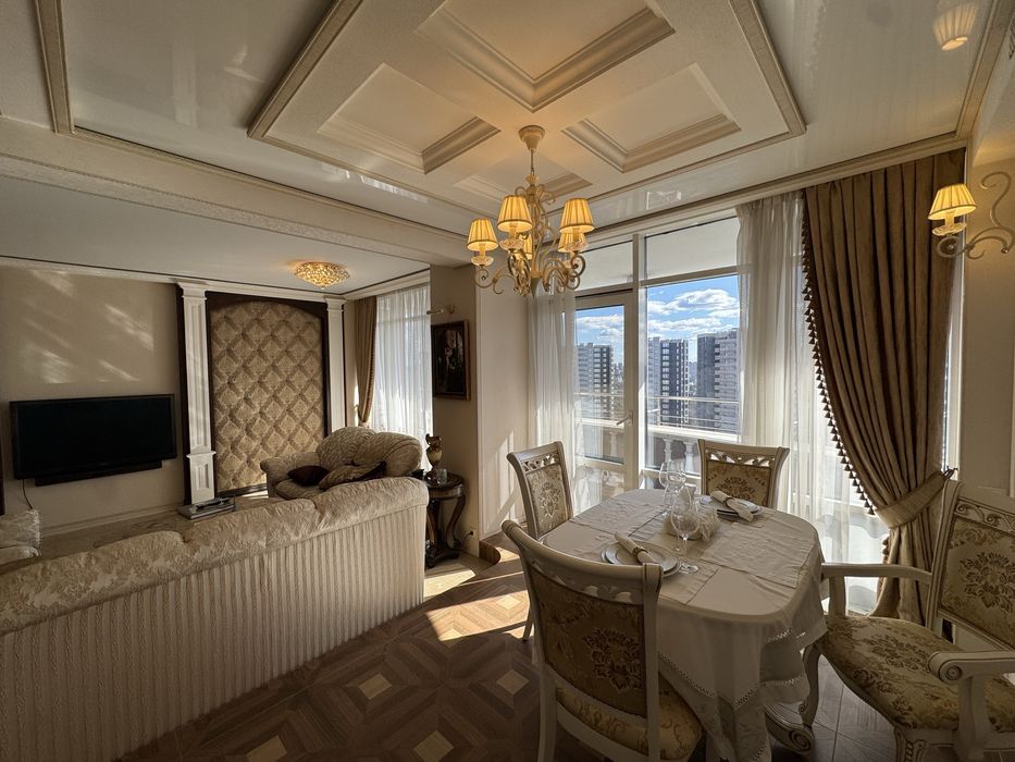 Без комісії Космополітан Сosmopolitan Дегтярівська 25А стильна класика