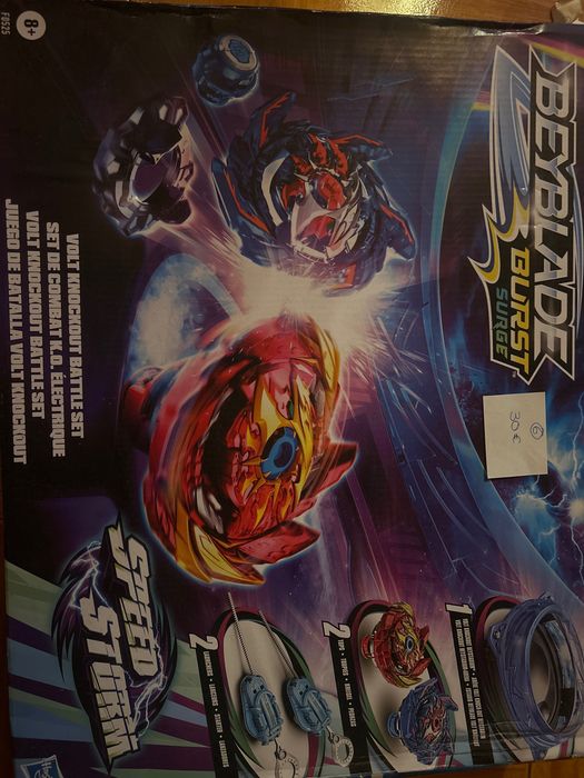 Arena Beyblade Burst Surge