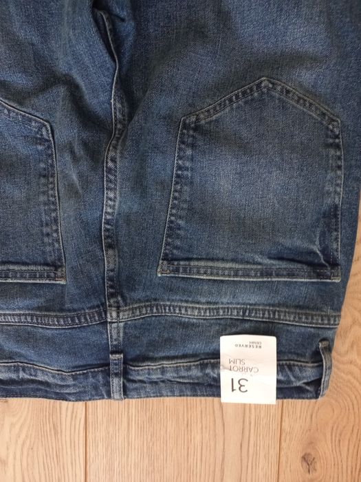 Nowe spodnie Reserved Carrot Slim 31