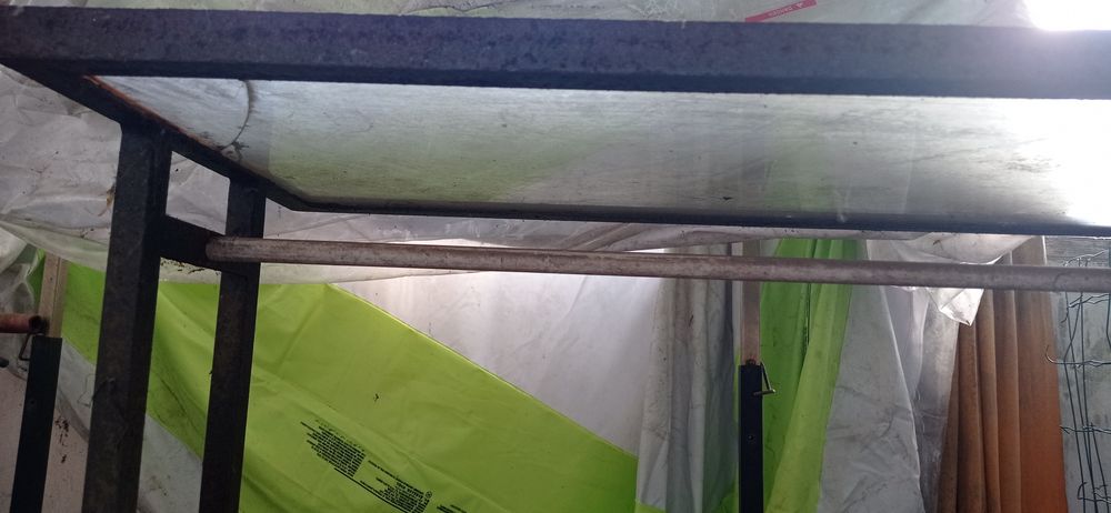 Expositor com tampo de vidro