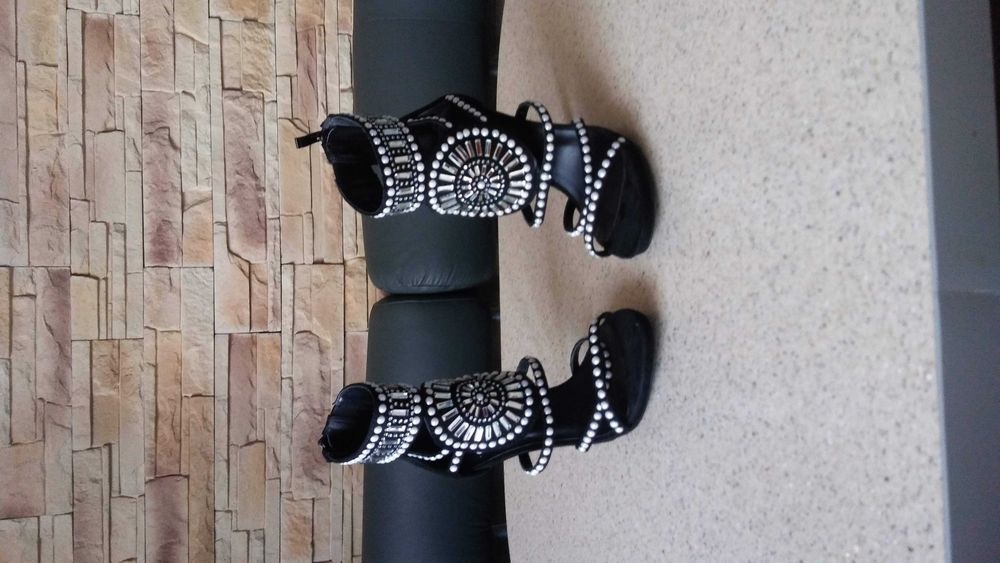 Buty sandaly rozmiar 37