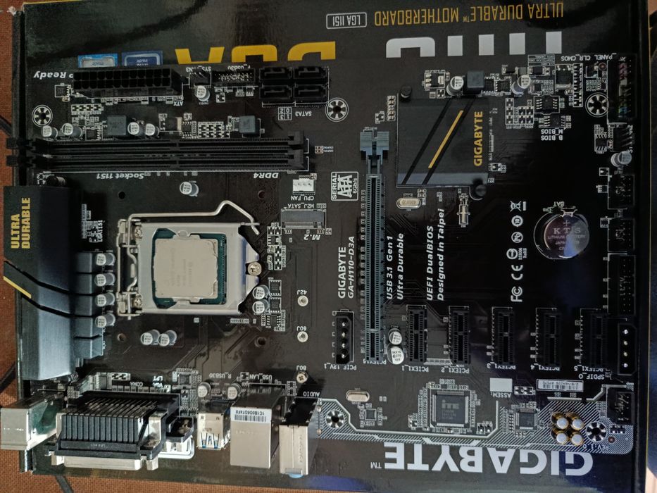 Motherboard gigabyte h110-d3a + celeron g3930