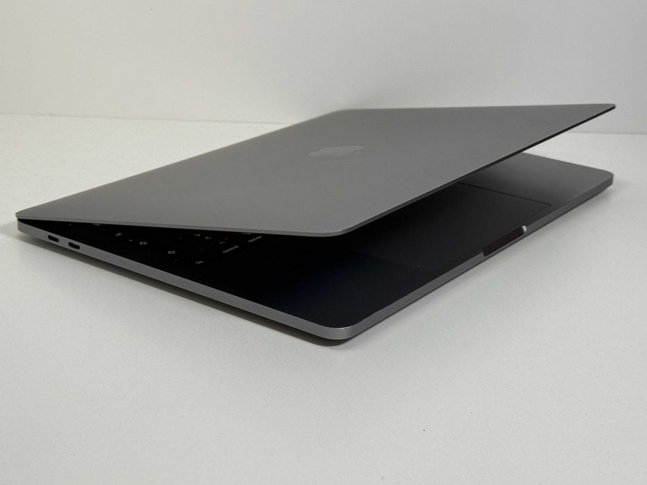 Apple MacBook Pro 13 2019 TouchBar - i5 8GB RAM / 128GB SSD - 87% Kondycji baterii - Gwarancja -