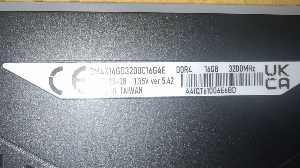 Memórias RAM rápidas RGB DDR4 32GB Kit 2x16GB 3200MHz CL16 Novas - KIT/A