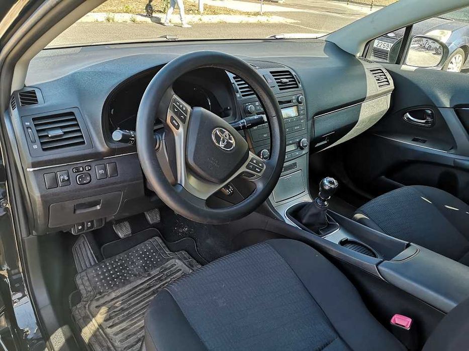 Toyota Avensis Sedan