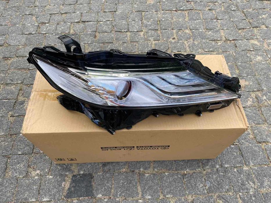 Фара передняя правая Toyota Camry XV70  от2017- 21гг Full LED