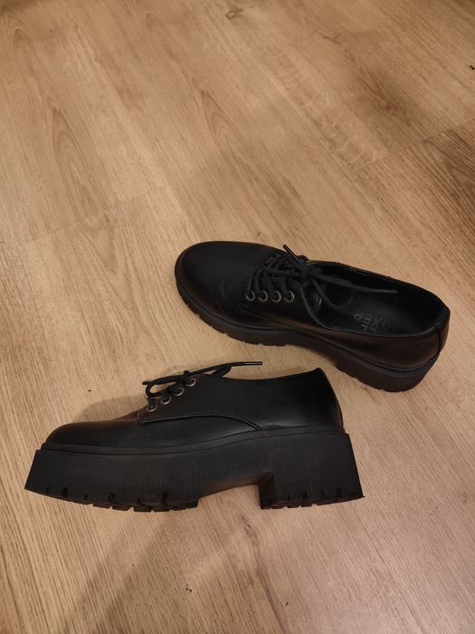 Buty na platformie Bullboxer