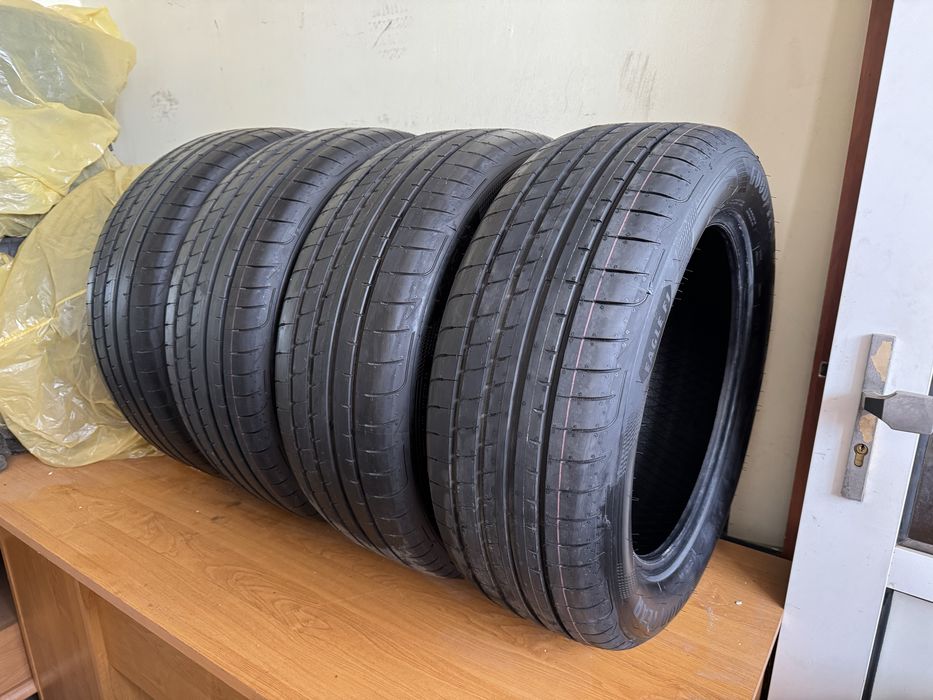 Opony letnie 4 szt  GOODYEAR  Eagle  235/55/18 demontaż z nowego auta