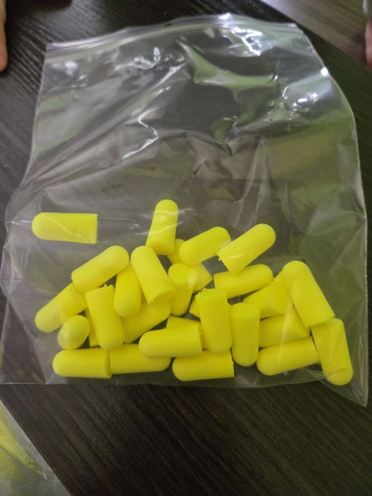 Беруші шумоізолюючі.