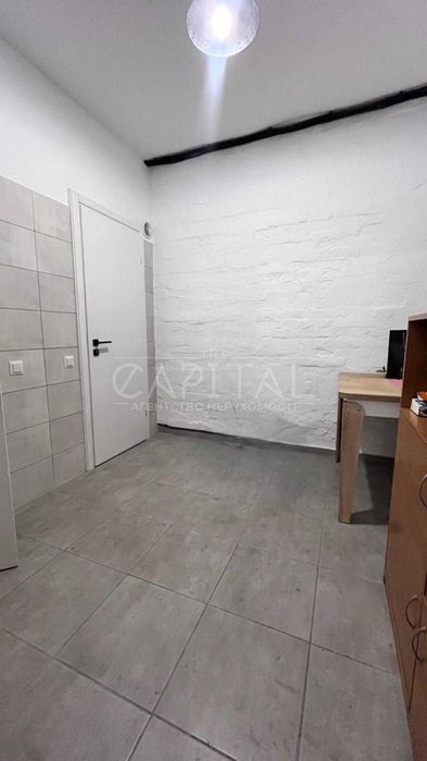 Продаж Комерційне приміщення вільного призначення — 205,4 м², цоколь